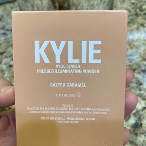 Kylie Cosmetics “Salted Caramel” highlighter !!